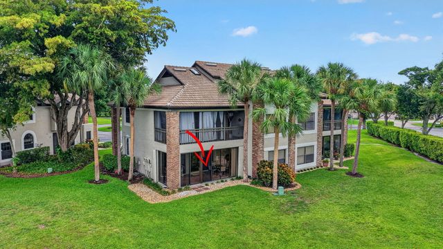 8073 Aberdeen Drive 201, Boynton Beach, FL 33472