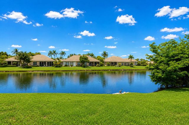 8073 Aberdeen Drive 201, Boynton Beach, FL 33472