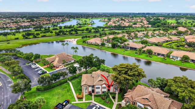 8073 Aberdeen Drive 201, Boynton Beach, FL 33472