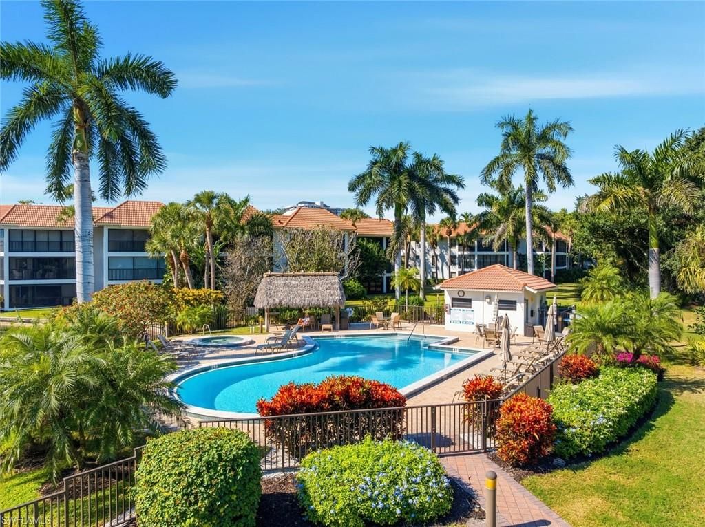 5880 Via Lugano # 104, Naples, FL 34108