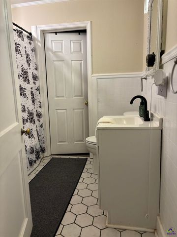 201 Vinson Street, Byron, GA 31008