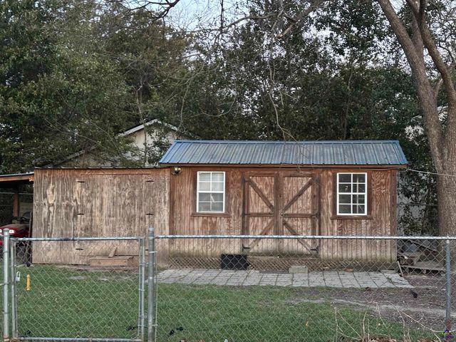 201 Vinson Street, Byron, GA 31008