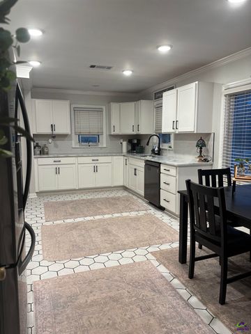 201 Vinson Street, Byron, GA 31008