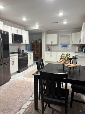 201 Vinson Street, Byron, GA 31008