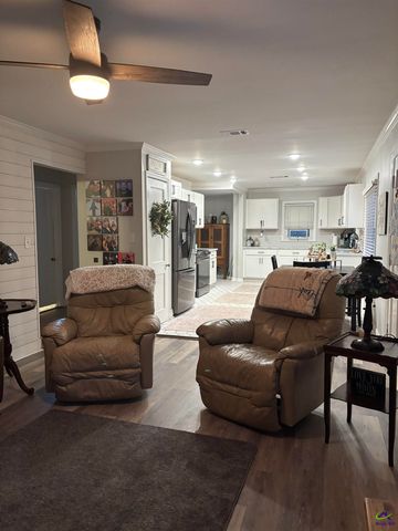 201 Vinson Street, Byron, GA 31008