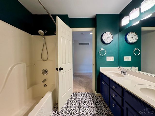 7986 Tylers Way, West Chester, OH 45069