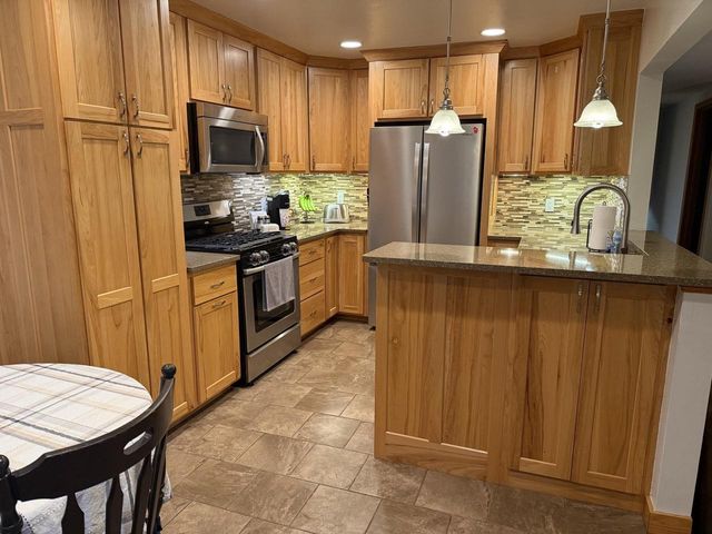 10515 Old Y Road, Mazomanie, WI 53560