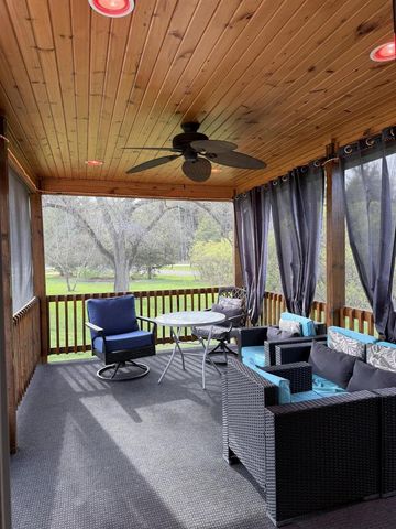 10515 Old Y Road, Mazomanie, WI 53560