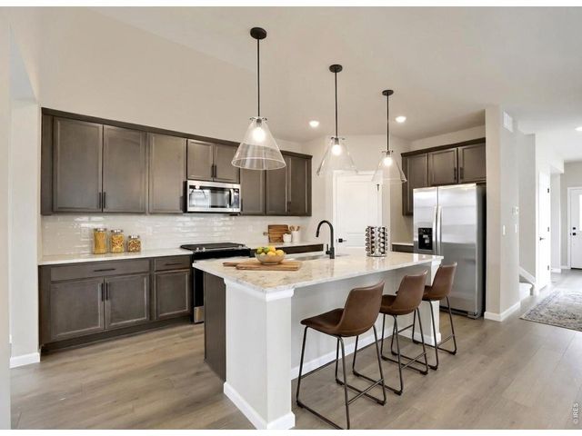 2442 Heyworth Ln, Fort Collins, CO 80524