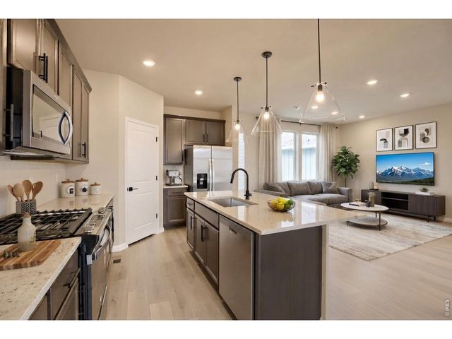 2442 Heyworth Ln, Fort Collins, CO 80524