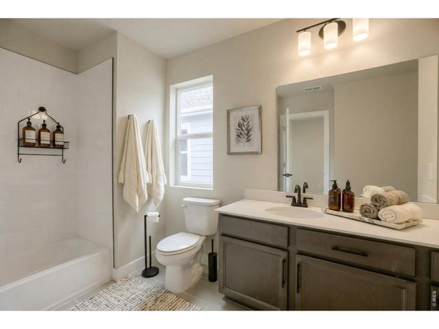 2442 Heyworth Ln, Fort Collins, CO 80524