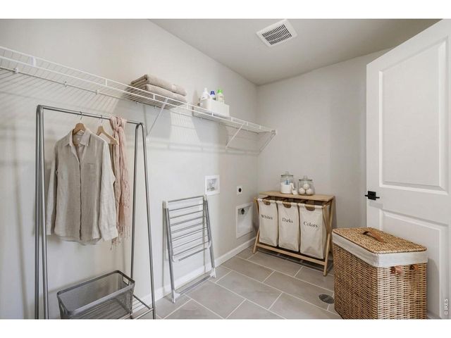 2442 Heyworth Ln, Fort Collins, CO 80524