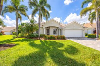 5024 Old Pond DR, Naples, FL 34104