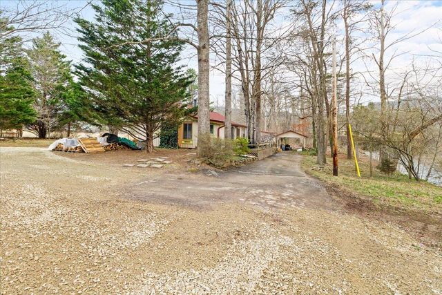 6742 Upper Craigs Creek RD, Catawba, VA 24070