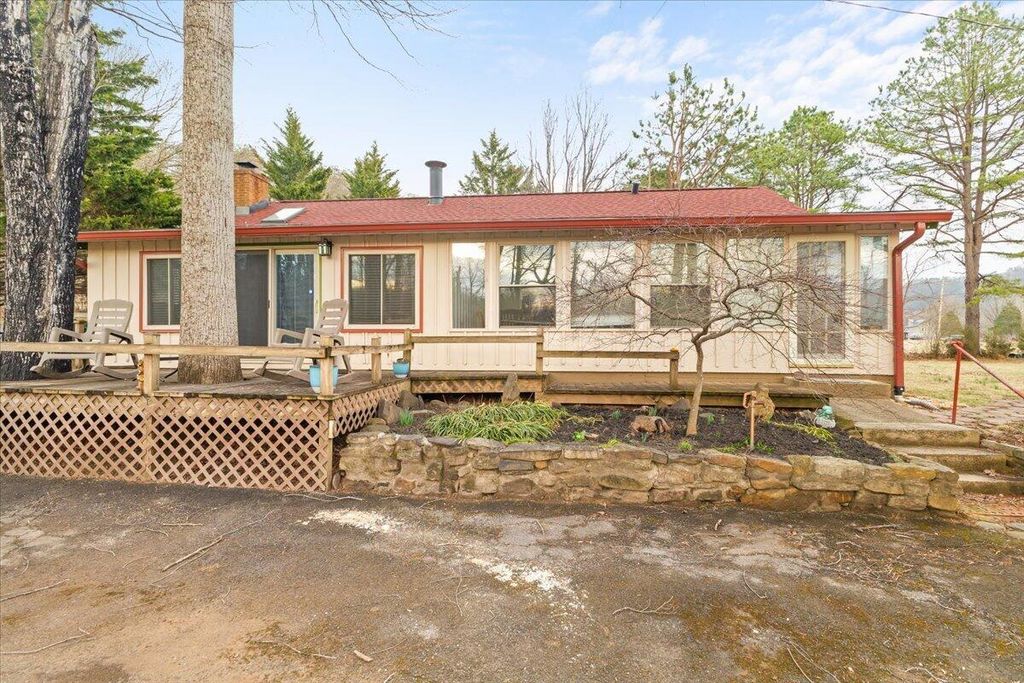 6742 Upper Craigs Creek RD, Catawba, VA 24070