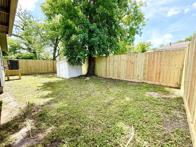 2237 Wilburforce Street, Houston, TX 77091