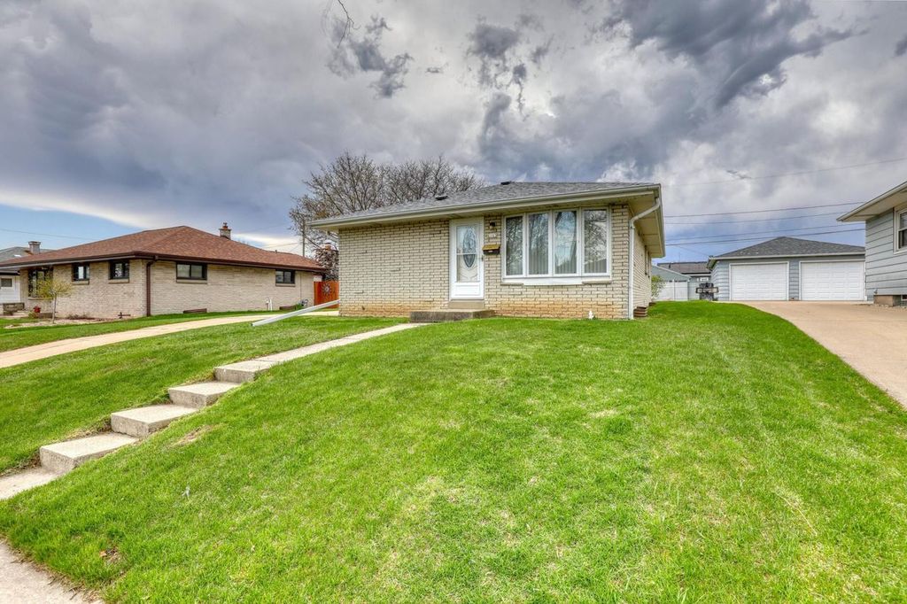 6163 S Kirkwood AVENUE, Cudahy, WI 53110