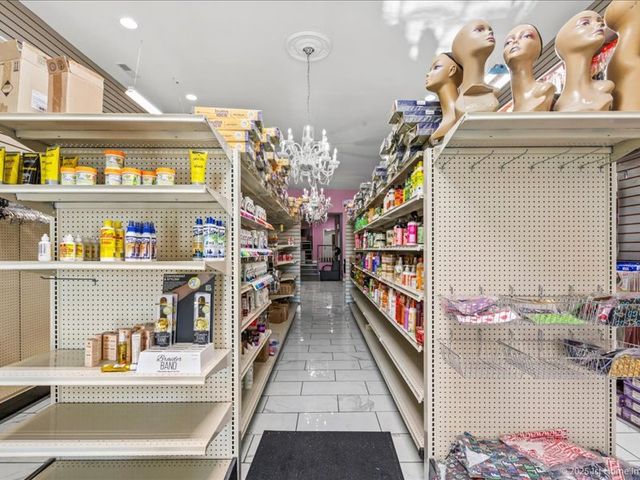 8204 S Stony Island Avenue, Chicago, IL 60617