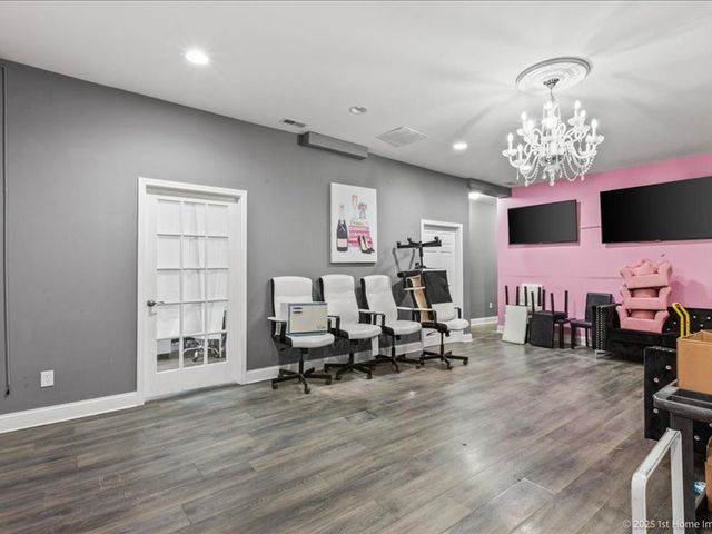 8204 S Stony Island Avenue, Chicago, IL 60617