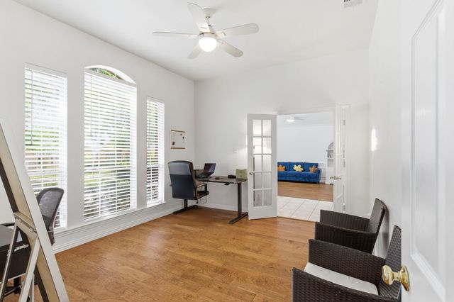 1011 Cowboys Parkway, Irving, TX 75063