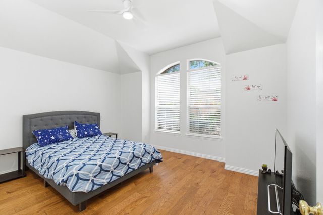 1011 Cowboys Parkway, Irving, TX 75063