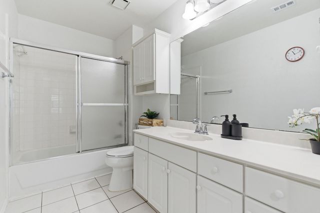 1011 Cowboys Parkway, Irving, TX 75063