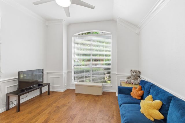 1011 Cowboys Parkway, Irving, TX 75063