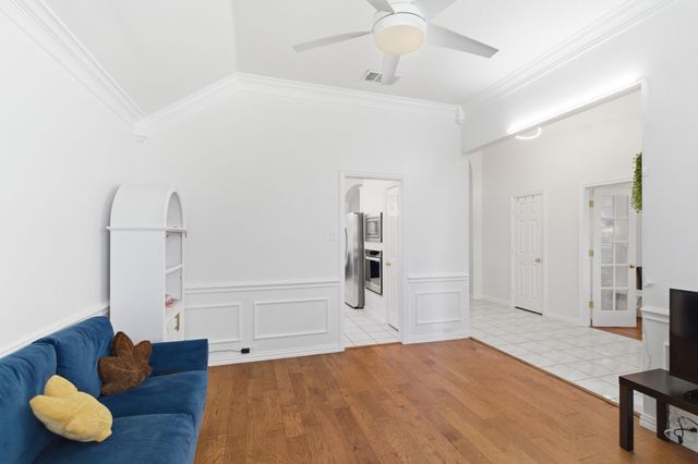 1011 Cowboys Parkway, Irving, TX 75063