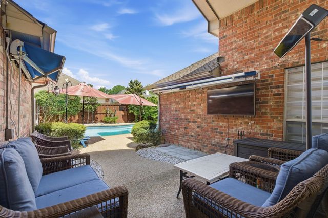 1011 Cowboys Parkway, Irving, TX 75063