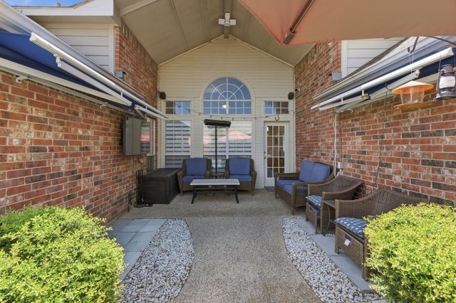 1011 Cowboys Parkway, Irving, TX 75063