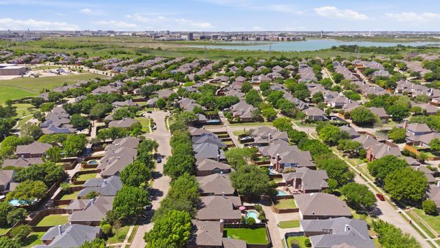 1011 Cowboys Parkway, Irving, TX 75063