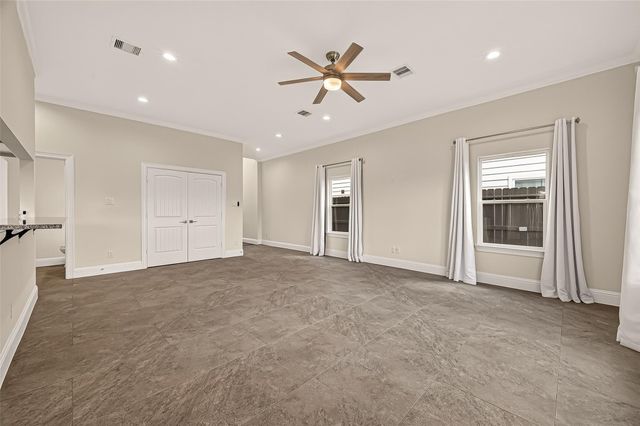 2209 Silverbonnet Street, Houston, TX 77055