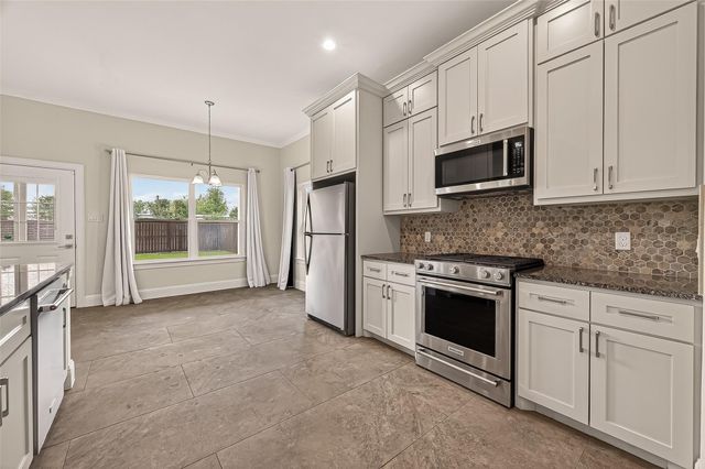 2209 Silverbonnet Street, Houston, TX 77055