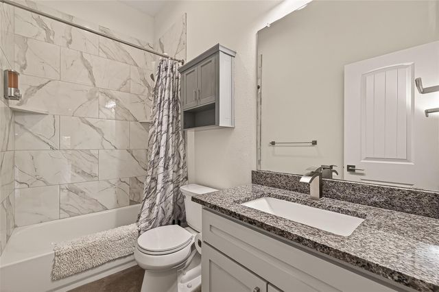 2209 Silverbonnet Street, Houston, TX 77055