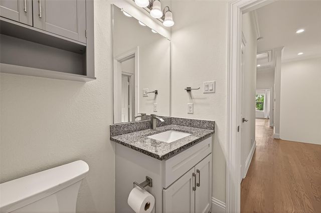 2209 Silverbonnet Street, Houston, TX 77055