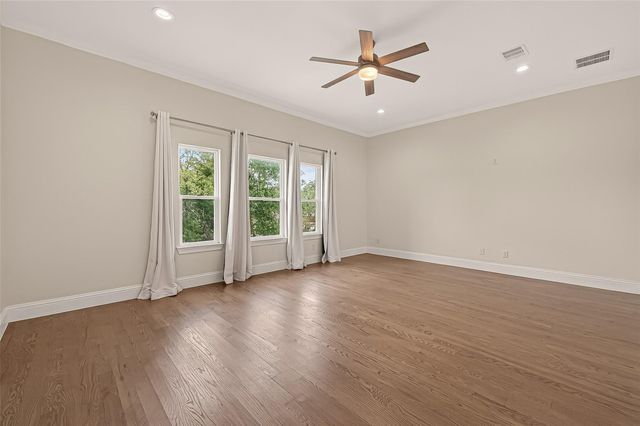 2209 Silverbonnet Street, Houston, TX 77055