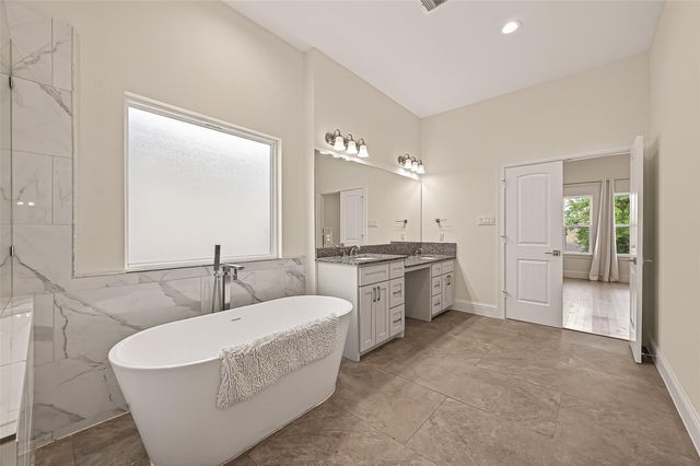 2209 Silverbonnet Street, Houston, TX 77055