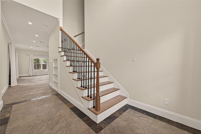 2209 Silverbonnet Street, Houston, TX 77055