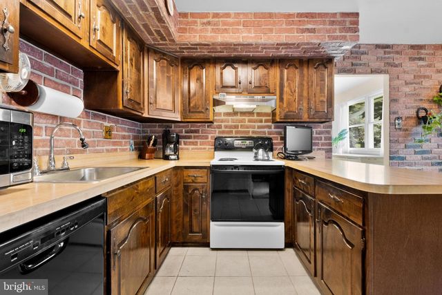1512 FLAT ROCK RD, Penn Valley, PA 19072