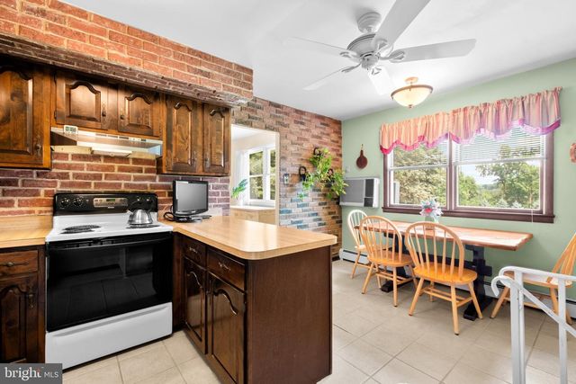 1512 FLAT ROCK RD, Penn Valley, PA 19072