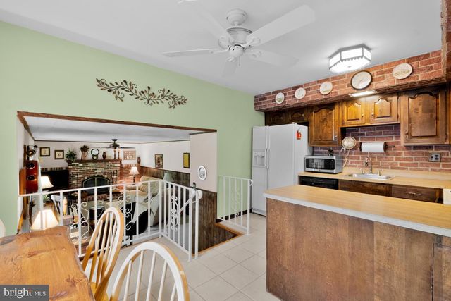 1512 FLAT ROCK RD, Penn Valley, PA 19072