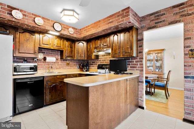 1512 FLAT ROCK RD, Penn Valley, PA 19072