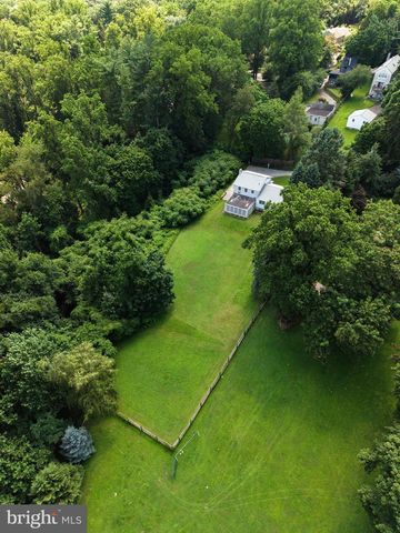 1512 FLAT ROCK RD, Penn Valley, PA 19072