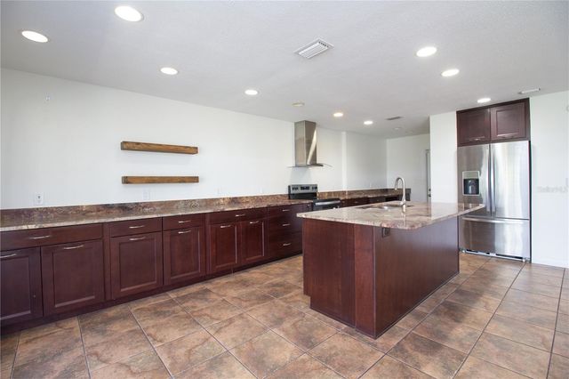 6575 GREEN VALLEY DRIVE, Seminole, FL 33777