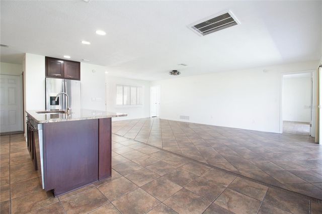 6575 GREEN VALLEY DRIVE, Seminole, FL 33777