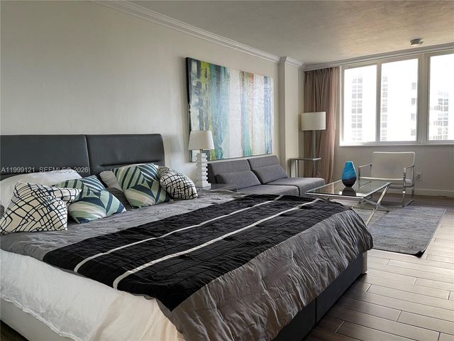 19201 Collins Avenue 504, Sunny Isles Beach, FL 33160