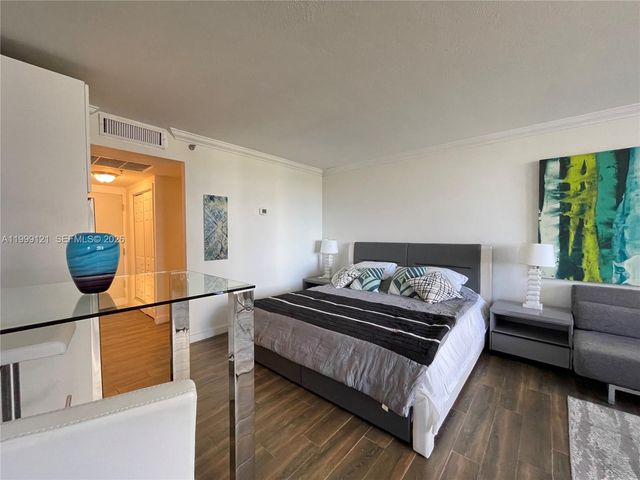 19201 Collins Avenue 504, Sunny Isles Beach, FL 33160