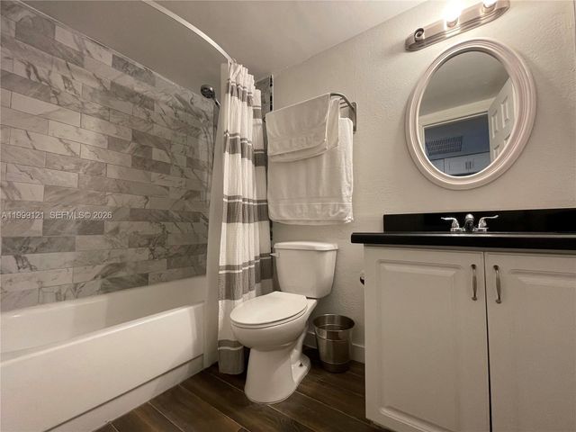 19201 Collins Avenue 504, Sunny Isles Beach, FL 33160