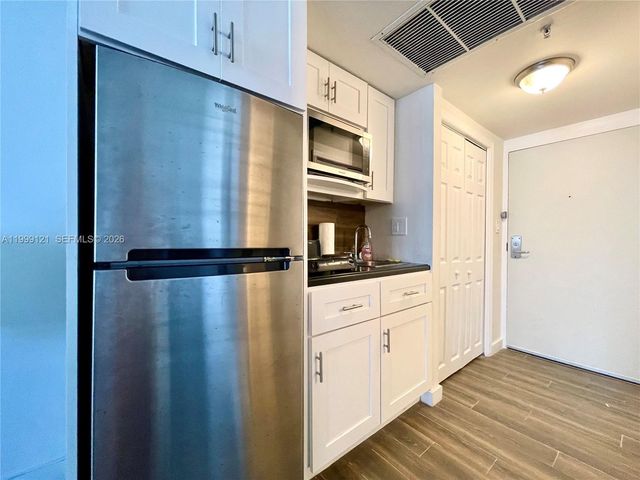 19201 Collins Avenue 504, Sunny Isles Beach, FL 33160
