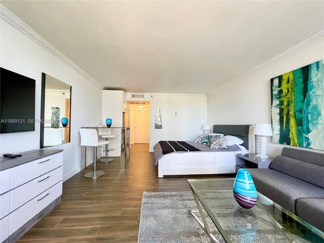 19201 Collins Avenue 504, Sunny Isles Beach, FL 33160